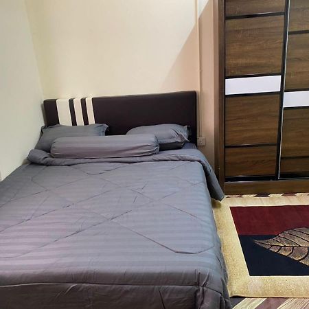 Homestay Sri Jasmine Kajang Exterior foto